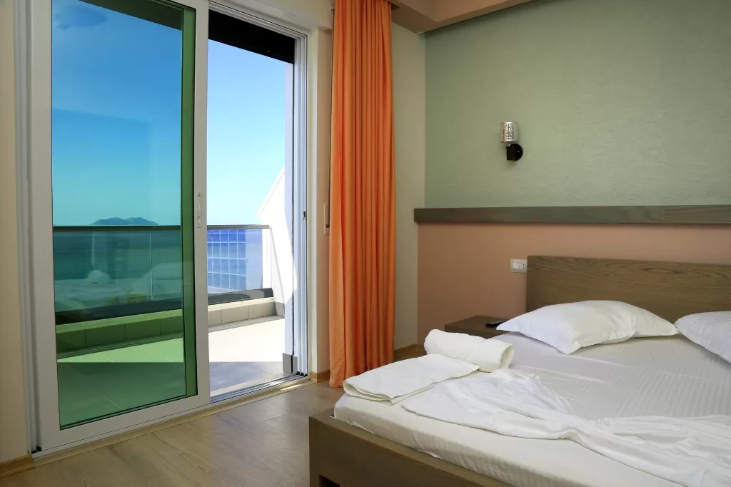 Picasso 7 - STD DBL SV Blc 1.jpg